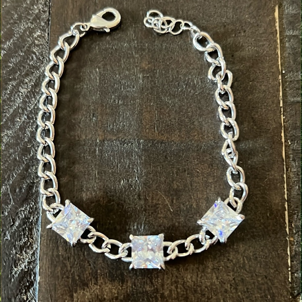 Beautiful Rhinestone bracelet can fit 7-7 1/2 wrist